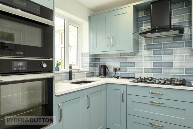 4 bed Detached for sale Image 4