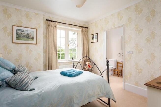 49 - The Old Rectory - SN15 4HP - Web.jpg