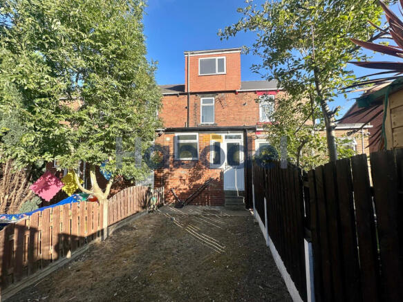 3 bed Terraced to rent Image 10