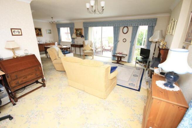 OPEN PLAN LIVING ARE