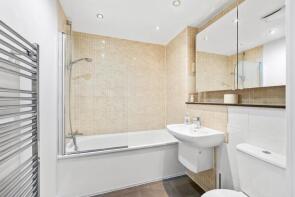 25, Glebe House, Queen Mary Avenue, South Woodford, London E18 2FG