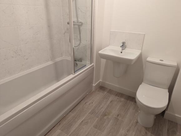 2 bed Semi-Detached to rent Image 7