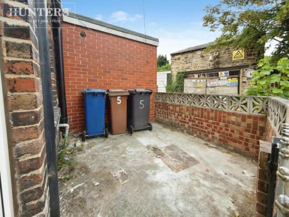 2 bed End of Terrace to rent Image 9