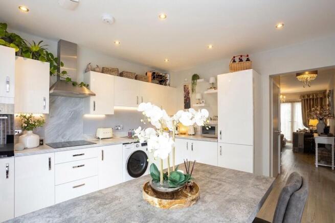 2 bed Semi-Detached for sale Image 7