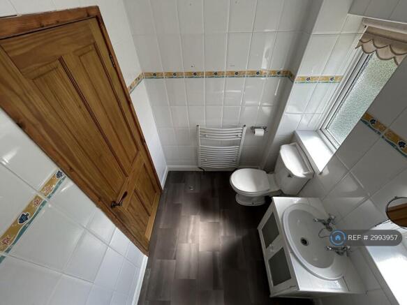 3 bed Terraced to rent Image 6