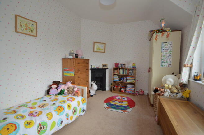 BEDROOM 2