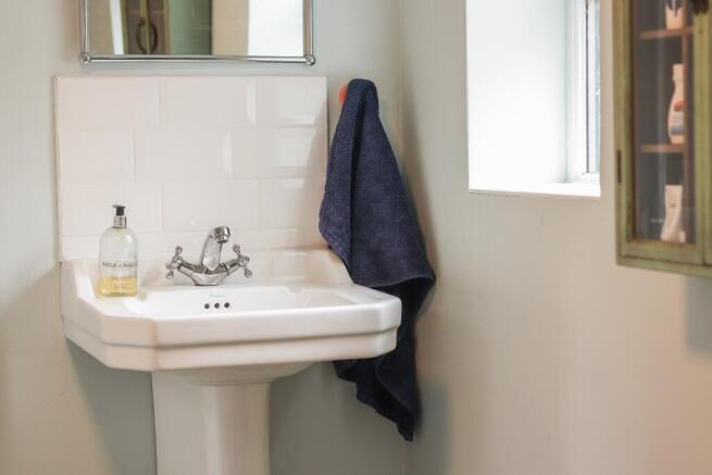 3 bed Terraced for sale Image 10