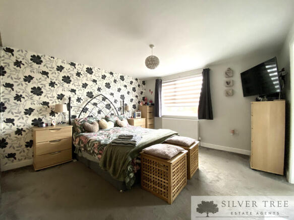 4 bed Detached for sale Image 8