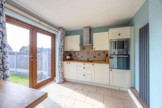 3 bed Semi-Detached for sale Image 4