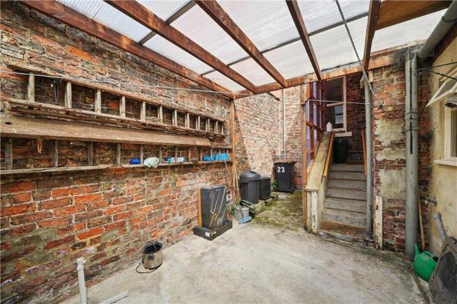 3 bed Terraced for sale Image 10