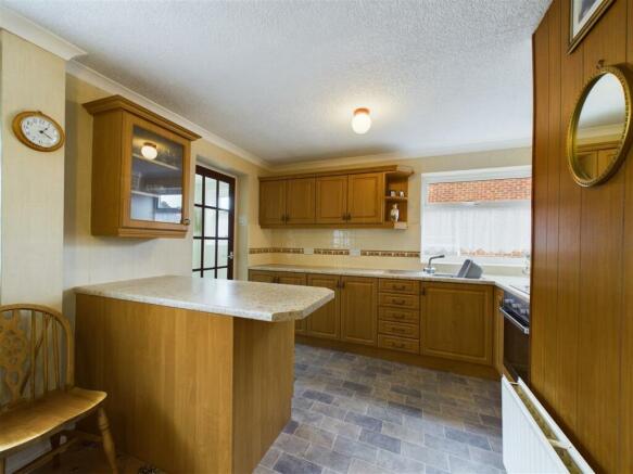 KITCHEN/ DINER