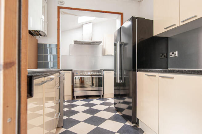 4 bed Terraced for sale Image 4
