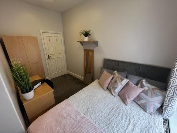 4 bed Terraced to rent Image 11