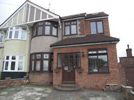 157, Rushden Gardens, Clayhall, Ilford IG5 0BL