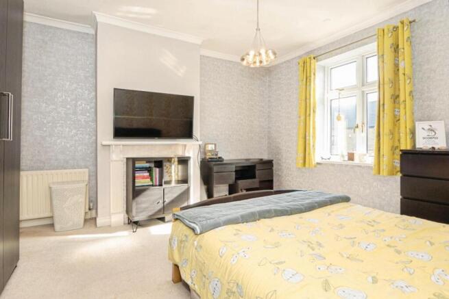 4 bed Semi-Detached for sale Image 6