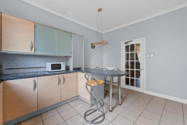 5 bed Semi-Detached for sale Image 12