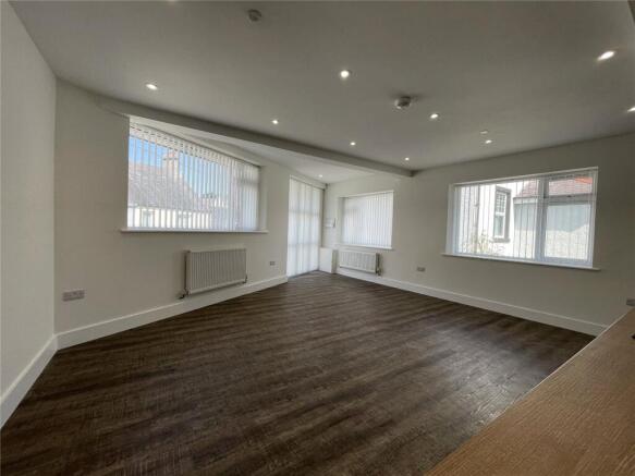 Kitchen / Lounge