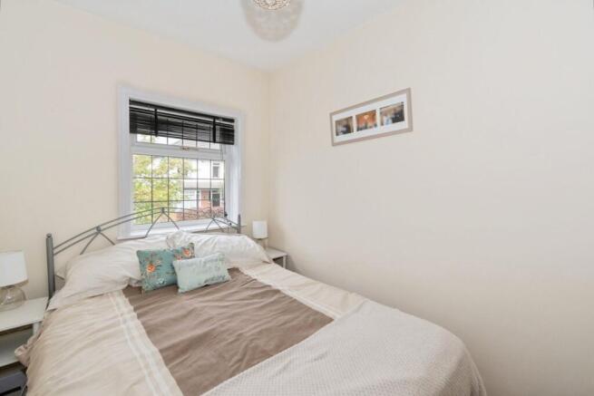 5 bed Detached for sale Image 11