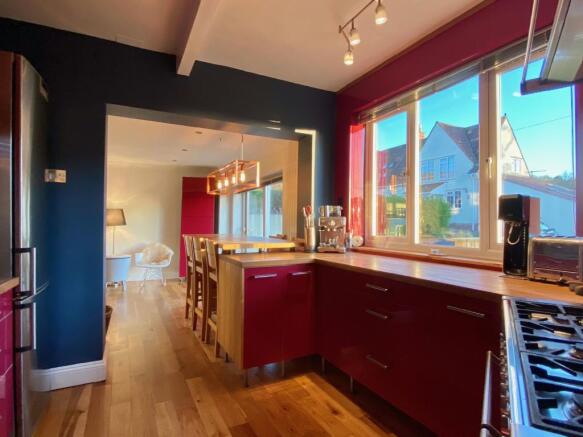 L-Shaped Kitchen & Living Room