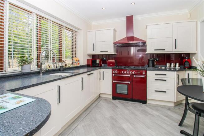 2 bed Detached Bungalow for sale Image 4