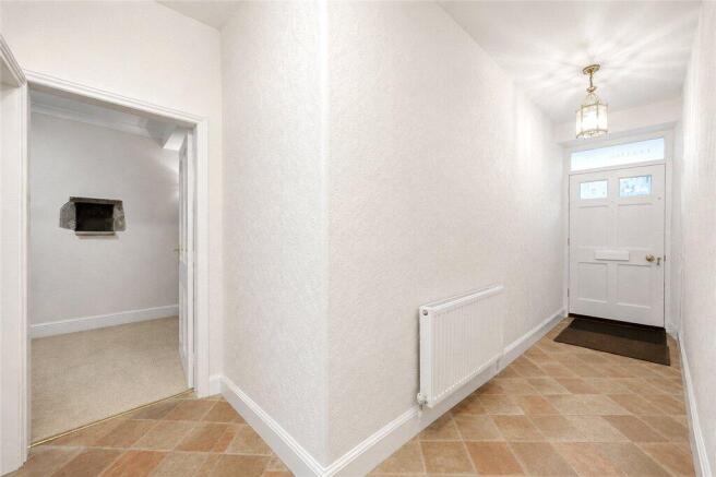 5 bed Link Detached House for sale Image 11