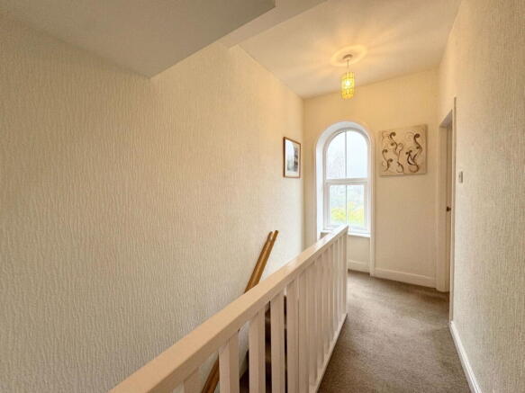 3 bed Terraced for sale Image 12