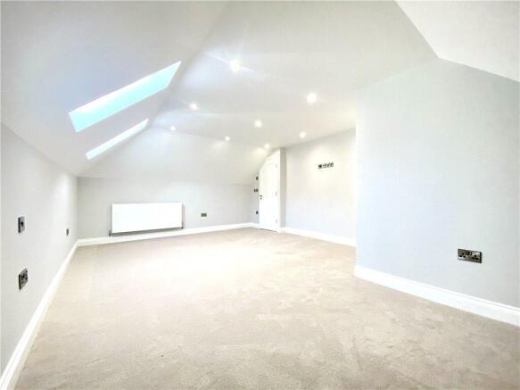 4 bed Terraced to rent Image 10