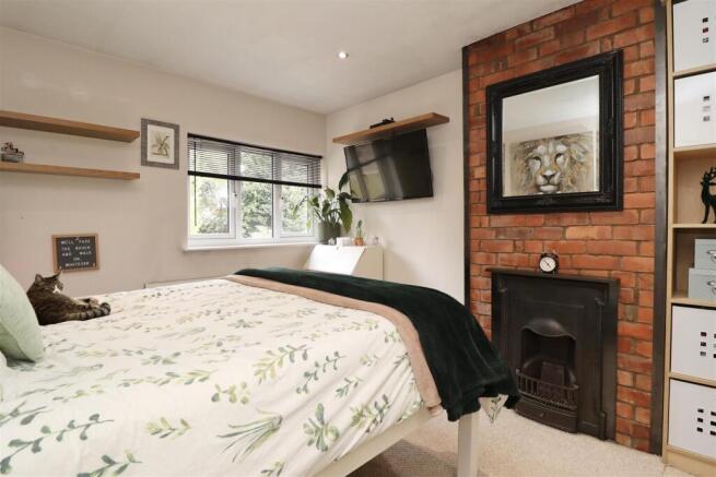 4 bed Terraced for sale Image 9