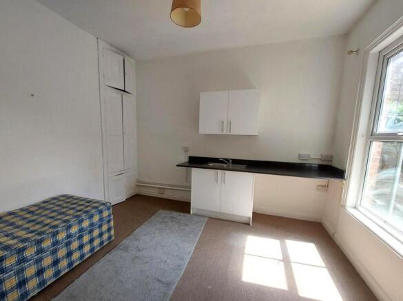 1 bed House Share to rent Image 4