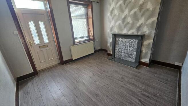 2 bed House to rent Image 4
