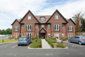 Flat 1, 28 Hundreds House, Linksfield Road, Westgate-on-sea CT8 8EZ