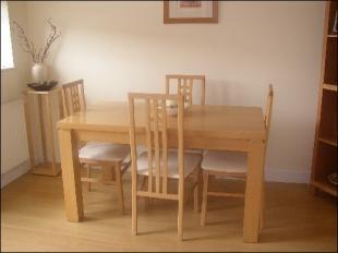 Annexe dining hall.