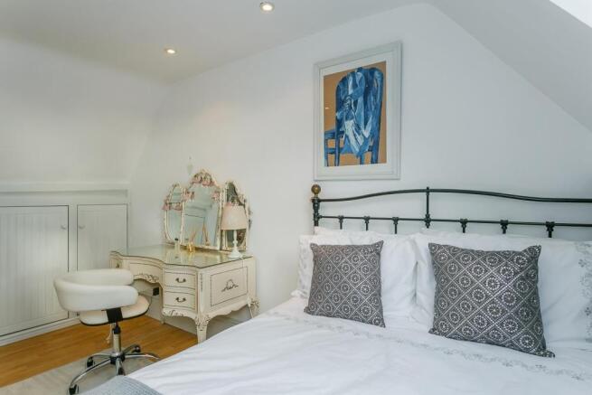 8314904-interior34-800.jpg