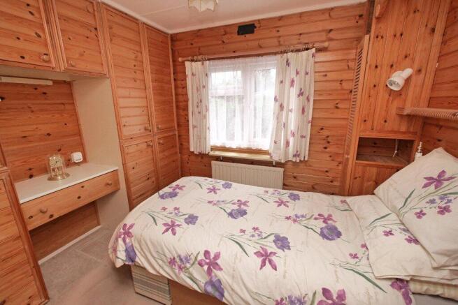 1 bed Detached for sale Image 7