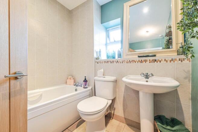 3 bed Terraced for sale Image 12