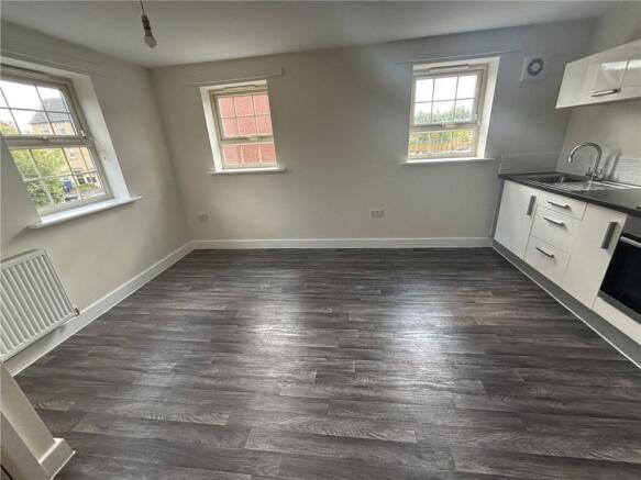 2 bed End of Terrace to rent Image 5