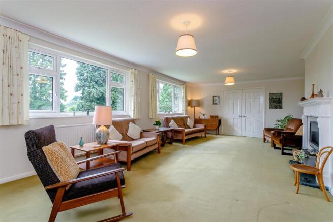 8344705-interior04.jpg
