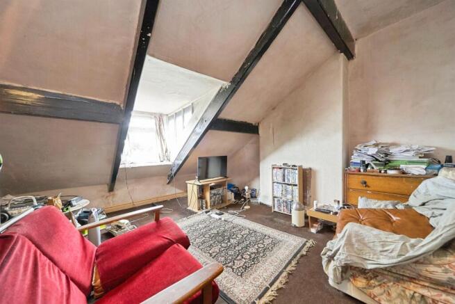 3 bed Apartment for sale Image 11