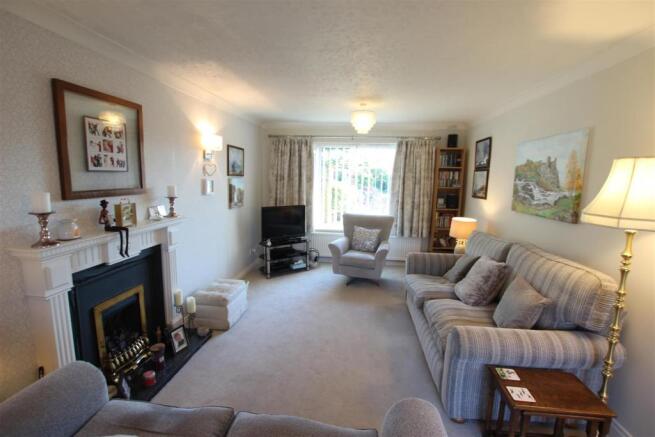 Living Room 1.JPG
