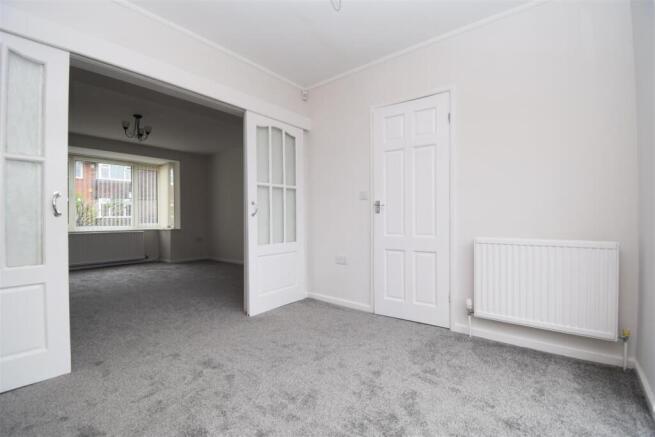 3 bed Semi-Detached to rent Image 5