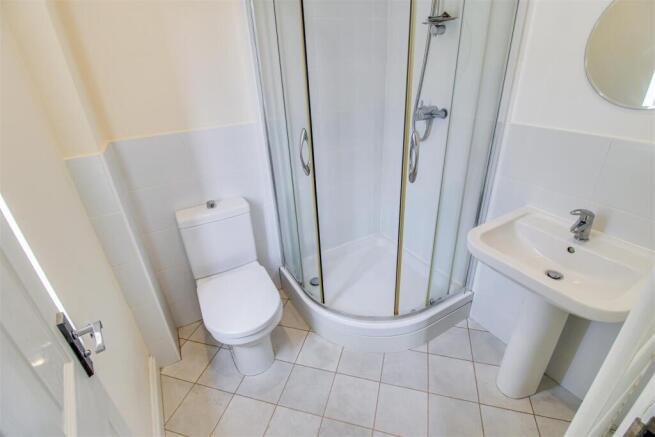 4 bed House for sale Image 7