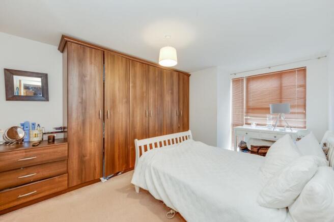 2 bed Flat for sale Image 7