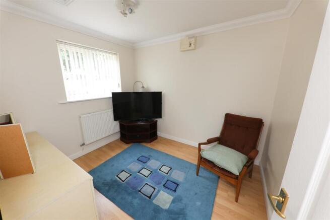4 bed Detached for sale Image 8