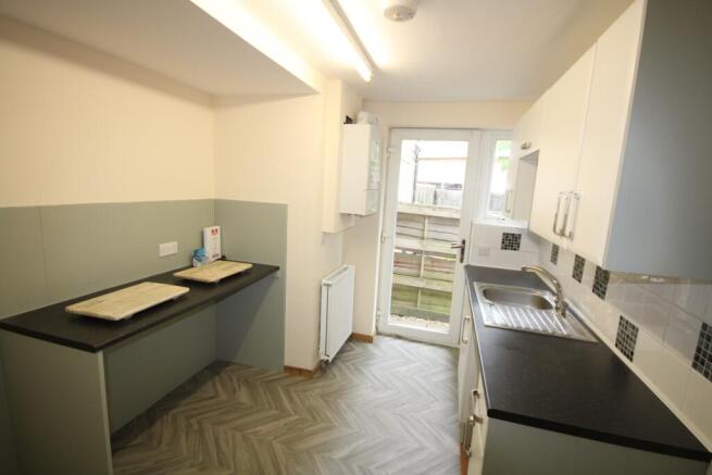 2 bed Flat to rent Image 4