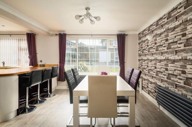 4 bed Detached for sale Image 11