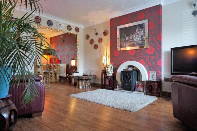 Lounge/Dining Room