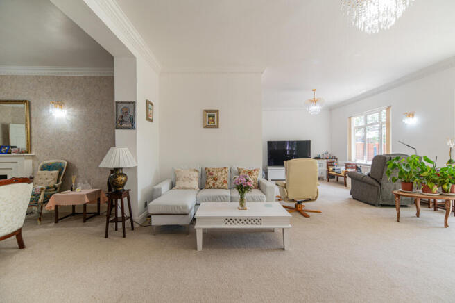 Extended Lounge