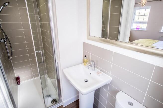 En-suite bedroom 2