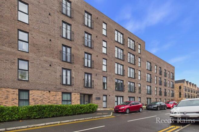 2-bed flat on Emmeline Pankhurst Drive, Stretford, Manchester, Greater Manchester, M32, £245,000