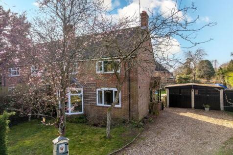 2 Hound Green Close, Hound Green, Hook, Hampshire, RG27 8LG